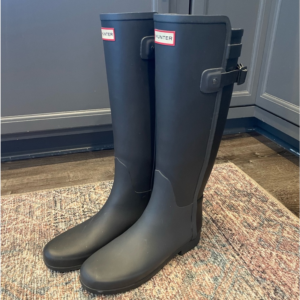Hunter Women's Refined Tall Rain Boots | Two Tone Black and Blue